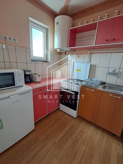 Apartament cu 3 camere, mobilat în Micro 15