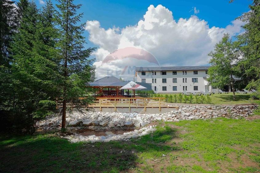 Hotel/Pensiune, de 972 mp, în Budureasa