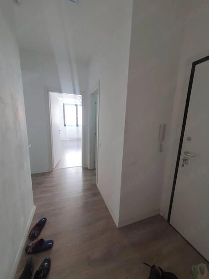 Apartament cu 3 camere decomandat în Titan