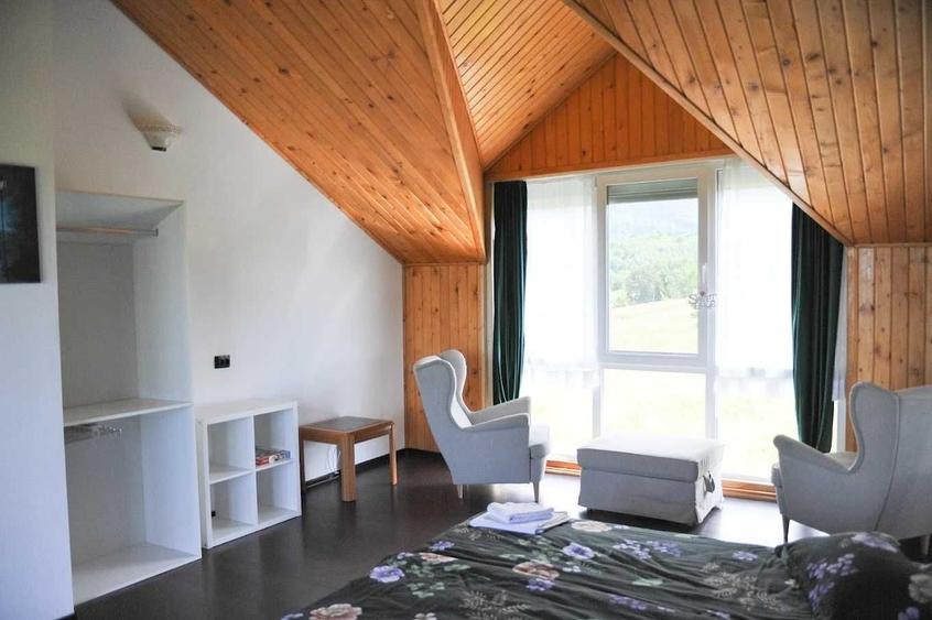 Casă cu 4 camere cu Teren 1650 Mp în Central