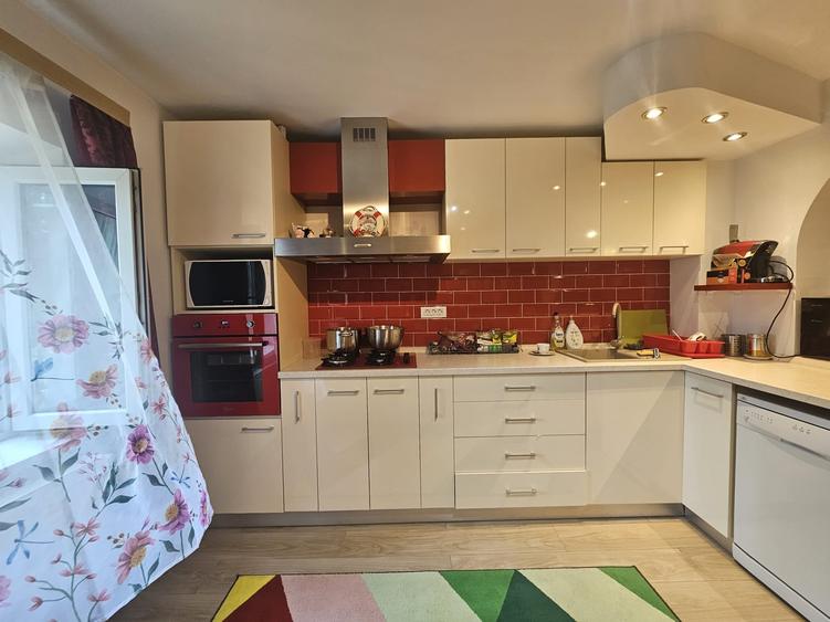 Apartament cu 4 camere în Ultracentral