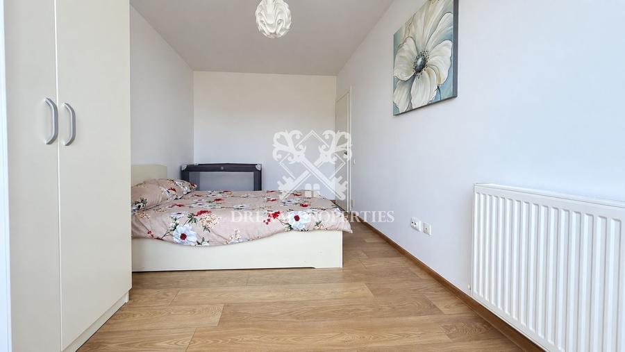 Apartament cu 3 camere semidecomandat, mobilat în Florești