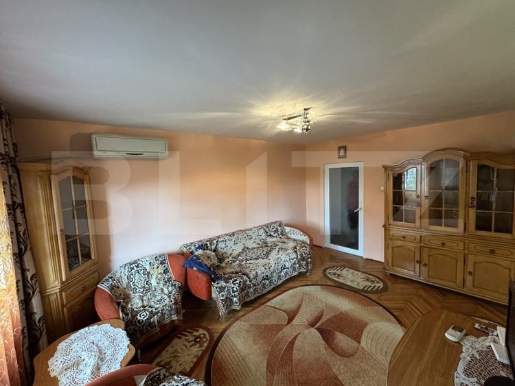 Apartament cu 4 camere decomandat, mobilat în Central