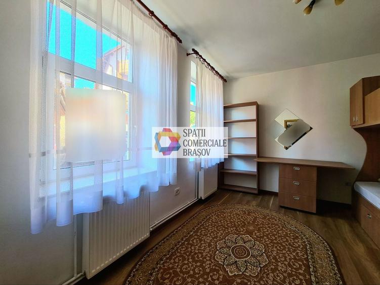Casă individuală cu 3 camere cu Canalizare în Central