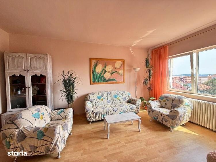Apartament cu 4 camere în Cetate