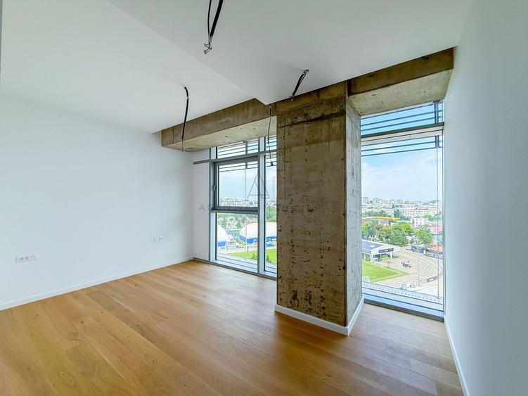 Apartament cu 5 camere semidecomandat în Aviației