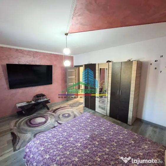 Casă cu 4 camere cu Teren 790 Mp în Central