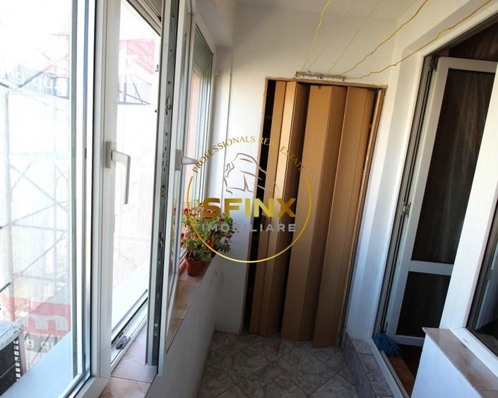 Apartament cu 3 camere semidecomandat, mobilat în Baba Novac
