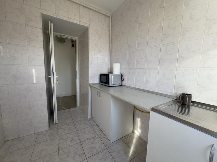 Apartament cu 2 camere semidecomandat, mobilat în Alecu Russo