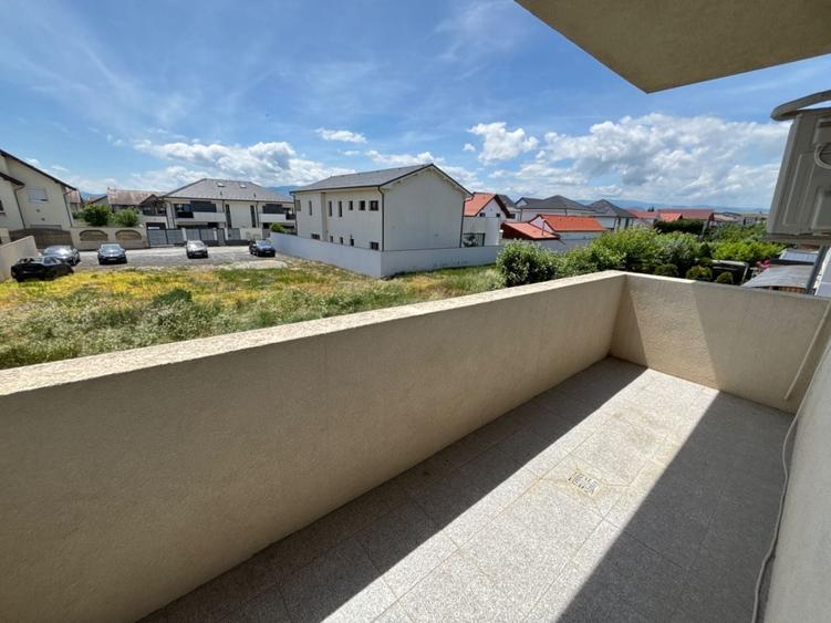 Apartament cu 3 camere decomandat în Șelimbăr