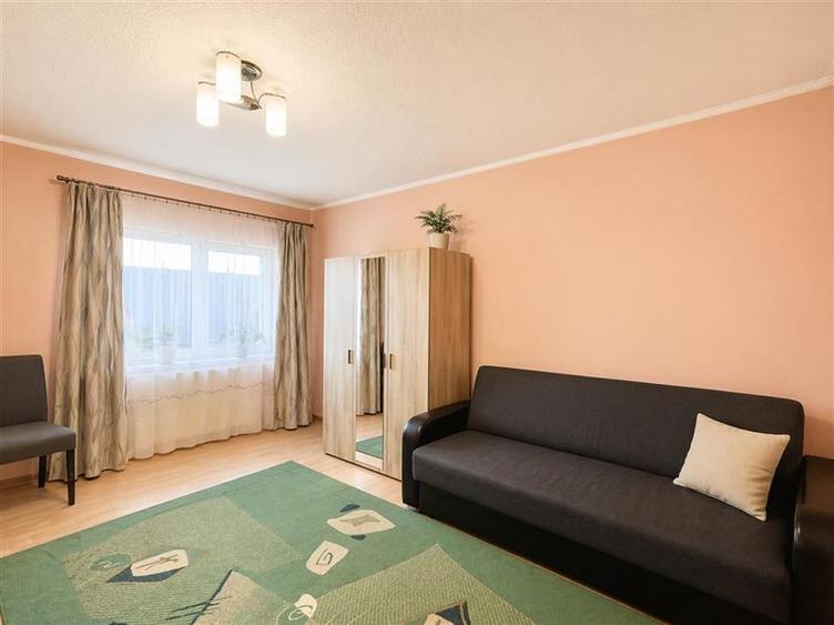Apartament cu 4 camere decomandat, mobilat în Gheorghe Doja