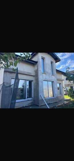 Casă cu 4 camere în Berceni