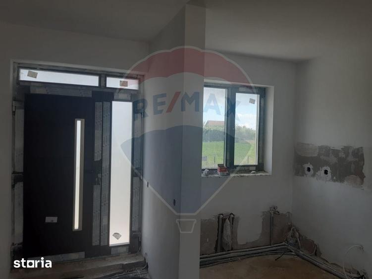 Casa / Vila cu 4 camere de vanzare Vulcan, 15 km de Brasov - 15