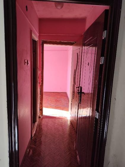 Apartament cu 2 camere semidecomandat în 1 Mai