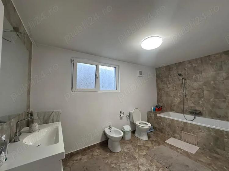 Casă cu 4 camere cu Teren 395 Mp în Port