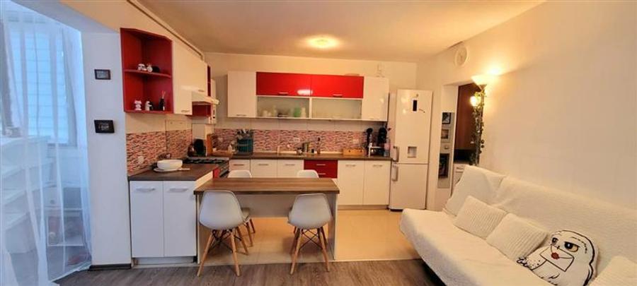 Apartament cu 2 camere semidecomandat, mobilat în Gușterița