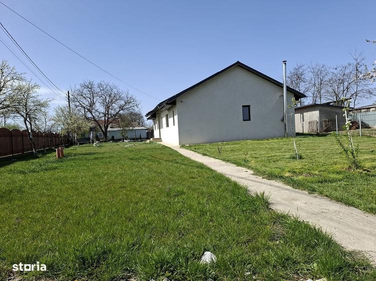 Casă cu 3 camere în Măcărești