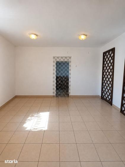 Casă cu 5 camere cu Teren 404 Mp în UTA