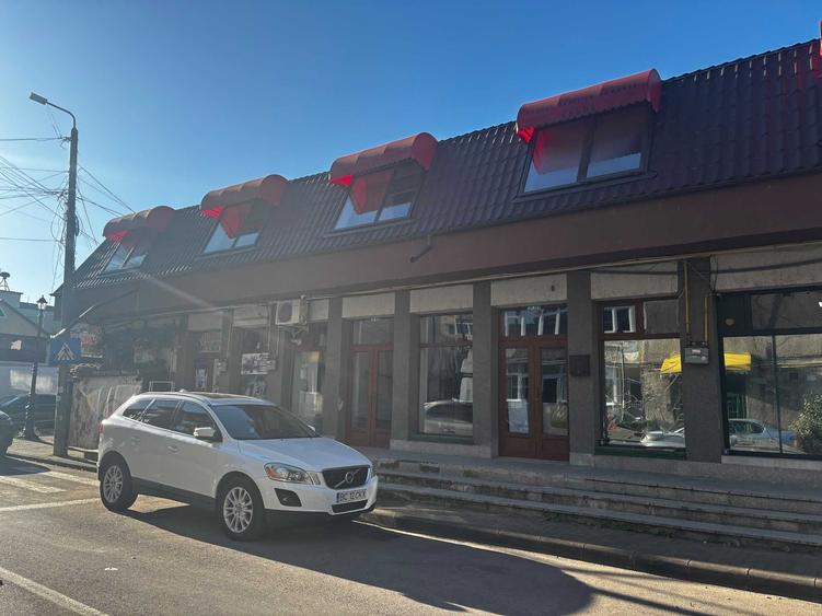 Spațiu comercial, de 2,512 mp, în Coman