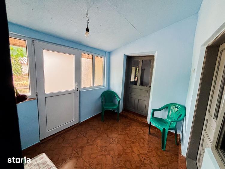 Casă cu 6 camere cu Teren 1247 Mp în Frăsinet
