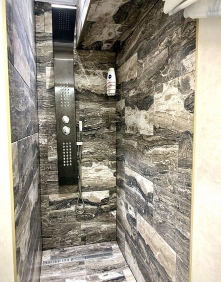 Apartament cu 3 camere decomandat, mobilat în Cetate