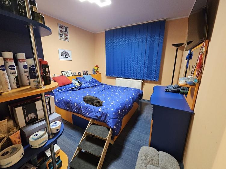 Apartament cu 3 camere decomandat, mobilat în Fizicienilor