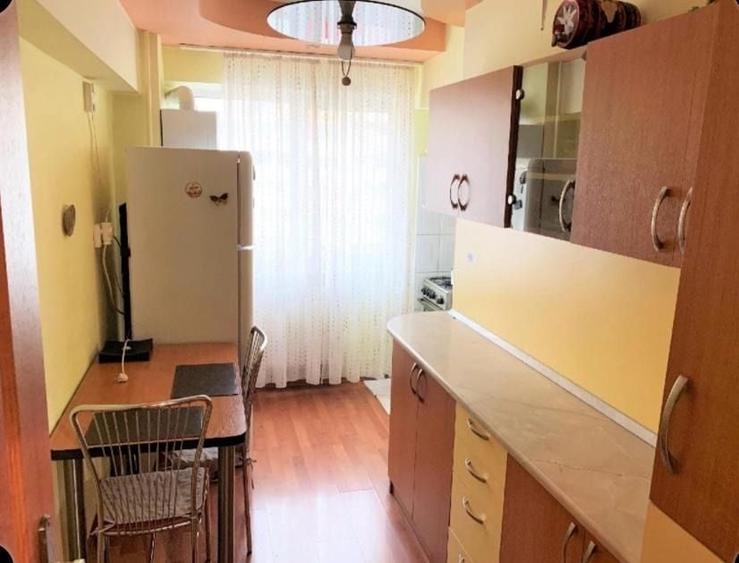 Apartament cu 3 camere semidecomandat în Ultracentral