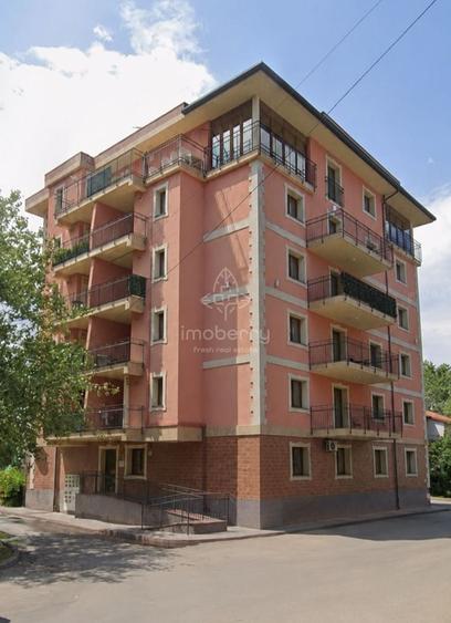 Apartament cu 3 camere semidecomandat, mobilat în Central