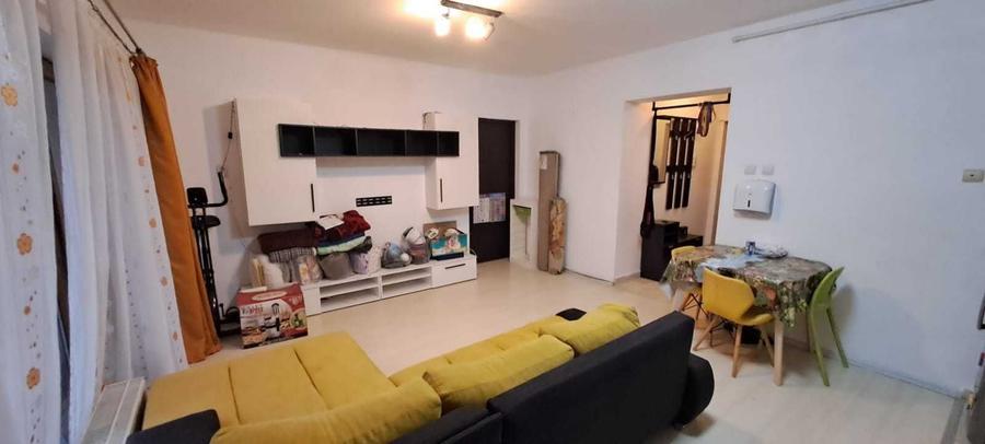 Apartament cu 2 camere semidecomandat în Florești