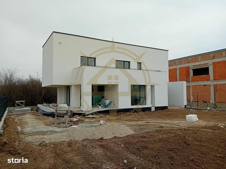 Casă cu 4 camere în Săftica