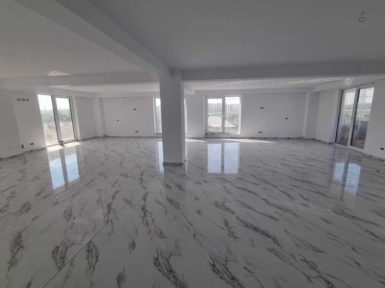 Spațiu comercial, de 200 mp, în Central