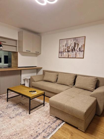 Apartament cu 3 camere decomandat în Faleza Nord
