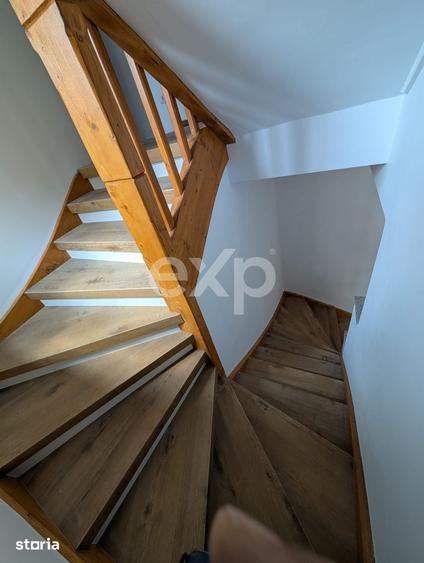 Apartament cu 5 camere în Tei