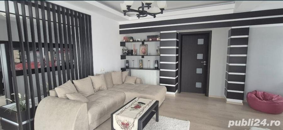 Casă cu 6 camere cu Teren 2106 Mp în Piatra