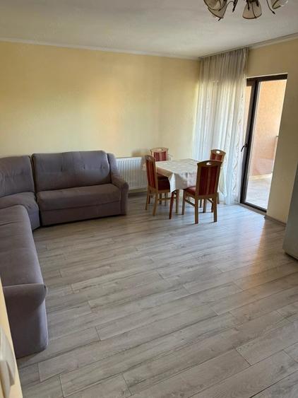 Apartament cu 3 camere decomandat în Rogerius