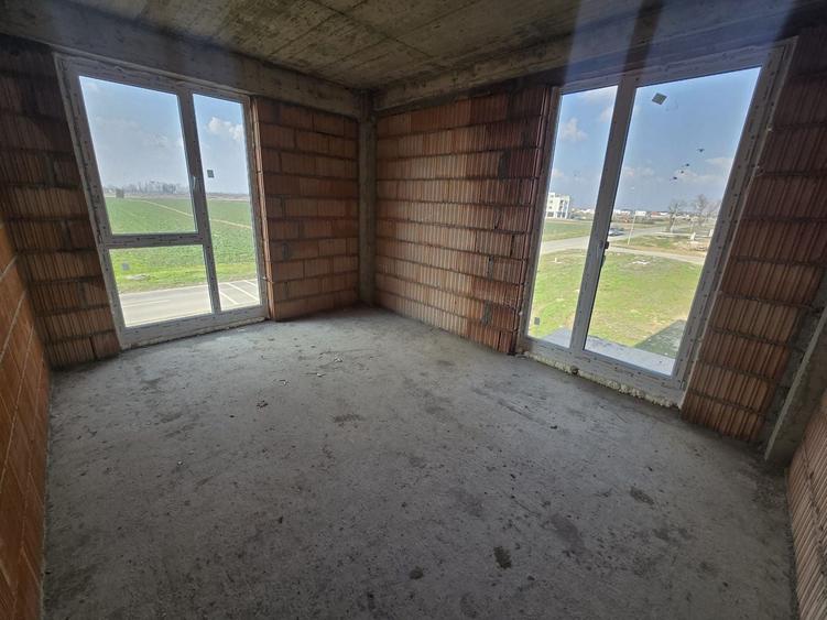 Apartament cu 2 camere semidecomandat în Moșnița Nouă
