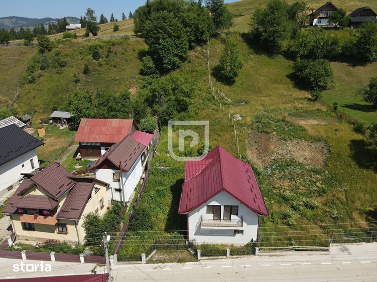 Casă cu 5 camere cu Teren 1330 Mp în Central