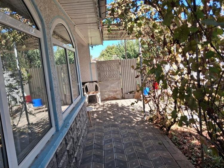 Casă cu 4 camere în Piscu