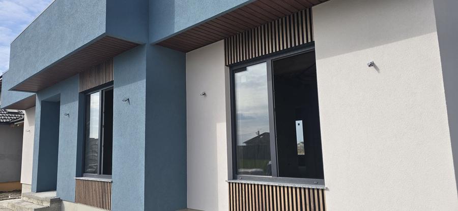 Casă cu 4 camere în Sântandrei