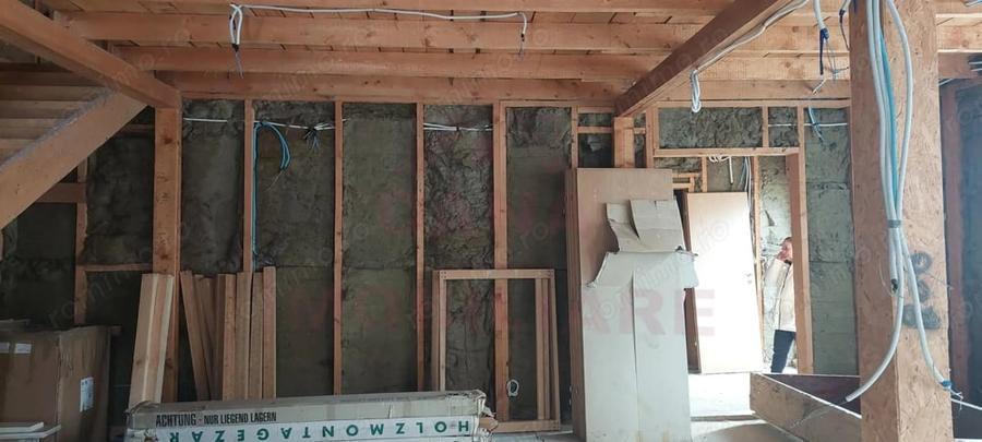 Casă cu 3 camere cu Teren 563 Mp în Rusca