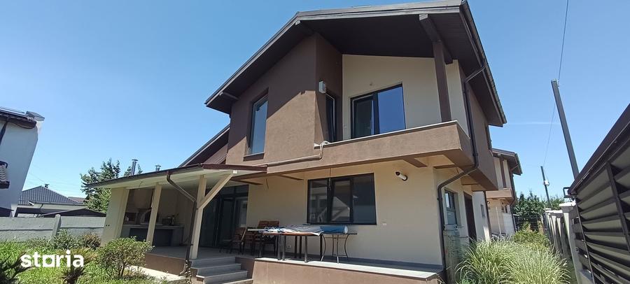 Casă cu 4 camere cu Teren 378 Mp în Malu Mare