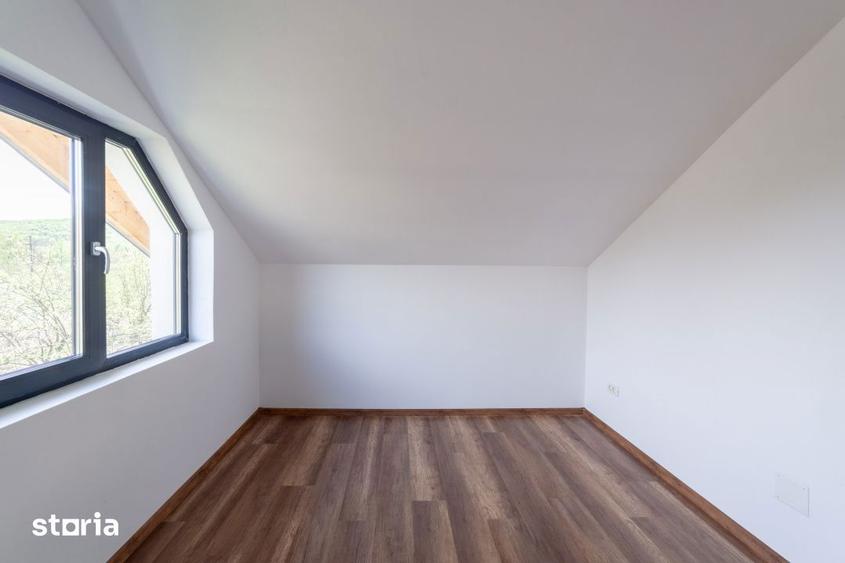 Casă cu 4 camere cu Teren 500 Mp în Drăganu
