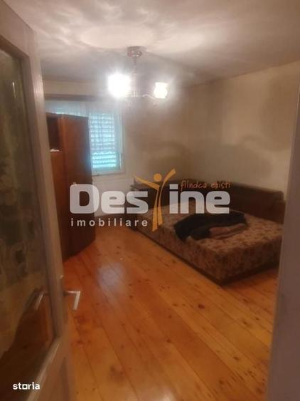 Casă cu 4 camere cu Teren 1280 Mp în Central