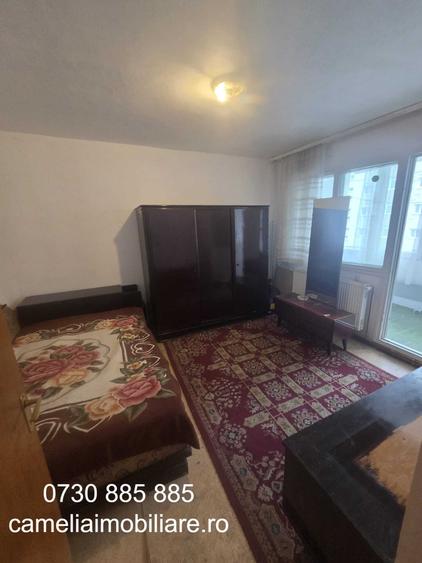 Apartament cu 3 camere decomandat în Păcii