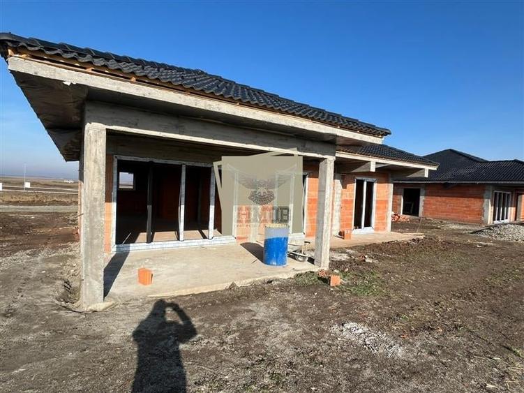 Casă individuală cu 4 camere cu Teren 500 Mp în Șura Mică