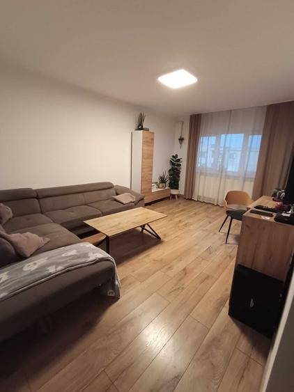 Apartament cu 2 camere decomandat în Miron Costin