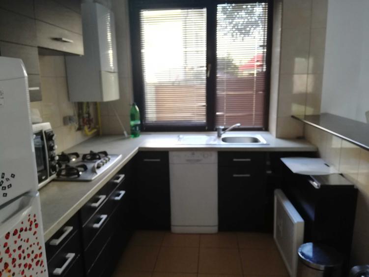 Apartament cu 3 camere decomandat în Independenței