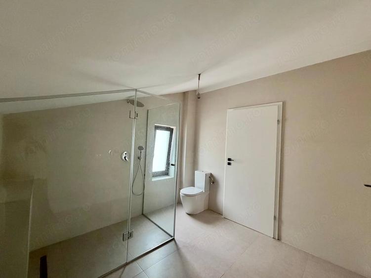 Casă cu 4 camere cu Teren 218 Mp în Plopi