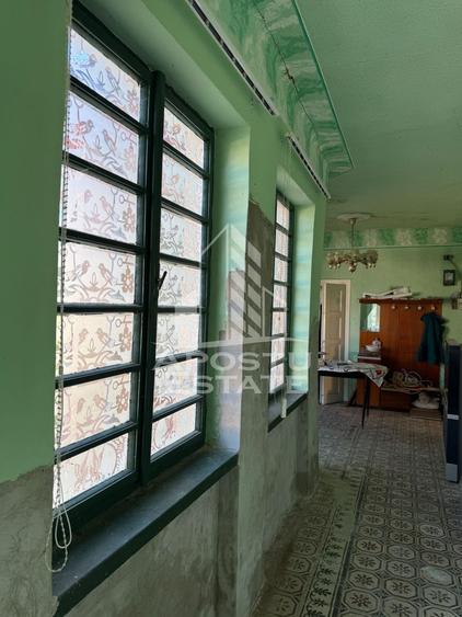 Casă individuală cu 4 camere cu Canalizare în Suștra