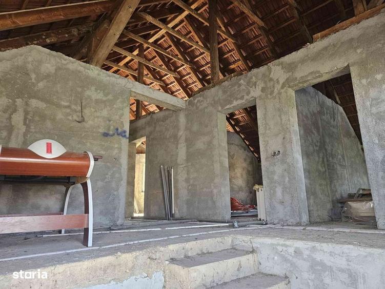 Casă cu 4 camere în Beregsău Mare